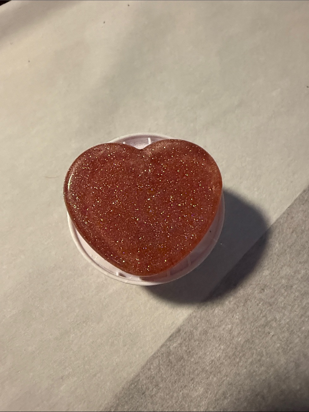 Heart-Shaped Shimmer “Pop Socket-like” Phone Grip